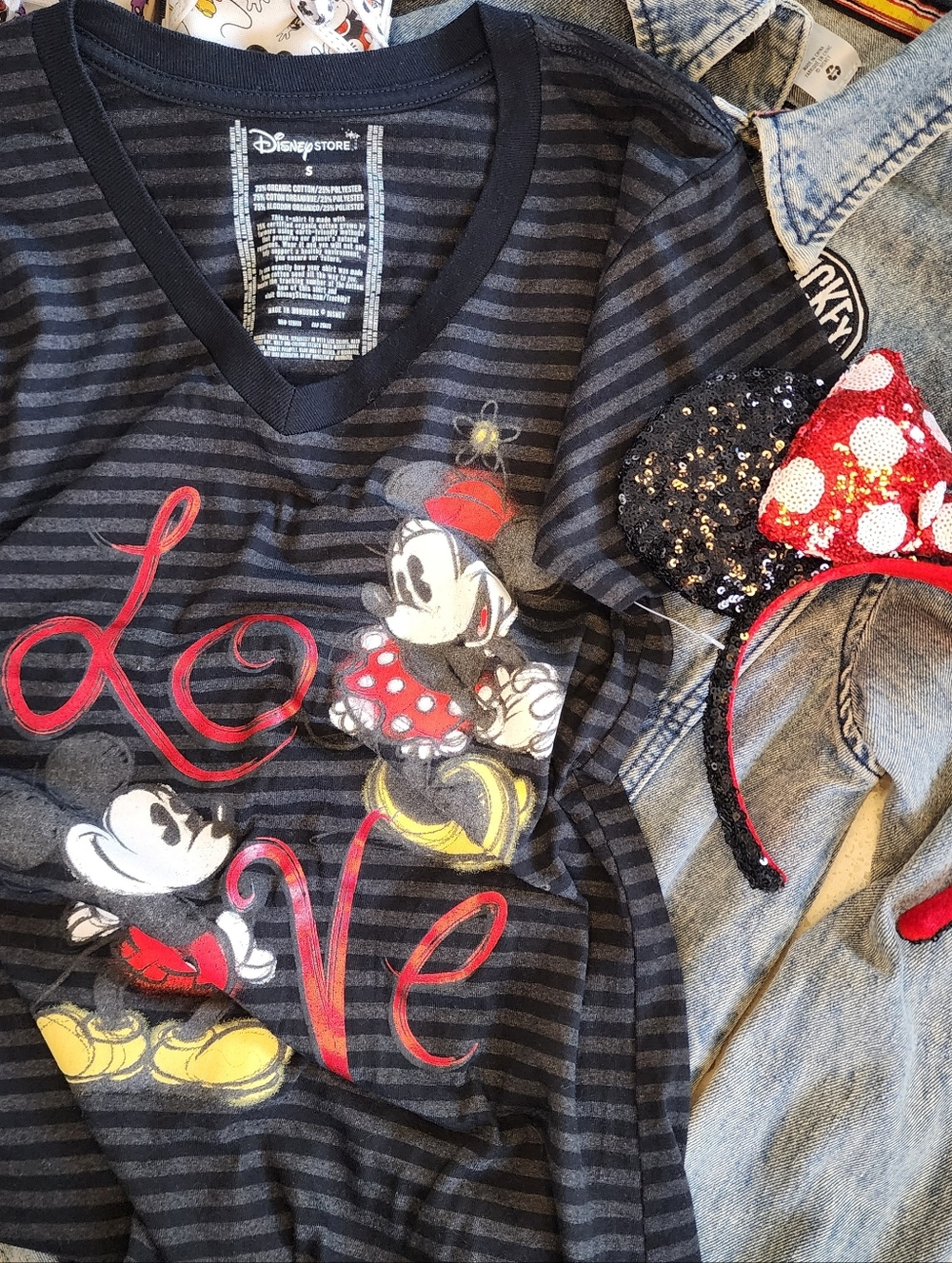 🆕️Disney Black Mickey & Minnie in Love Tee
